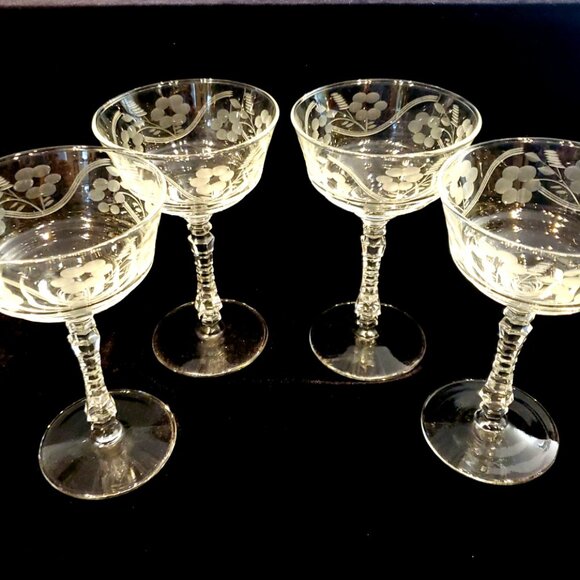 Set of 4 Champagne Cordial Cocktail Sherbert Dessert Floral Etched Glasses - Picture 1 of 6